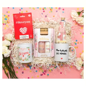 Cadeau maman personnalisé comprenant un kit de gel douche pour le corps, une crème pour le corps, une brosse à ongles , une bougie parfumée 'Je t’aime' , une creme pour les mains et chaussettes "i love you"