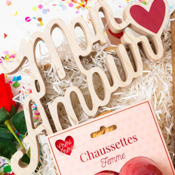 Cadeau amour pour femme avec chaussettes en forme de cœur et panneau décoratif “Mon Amour”