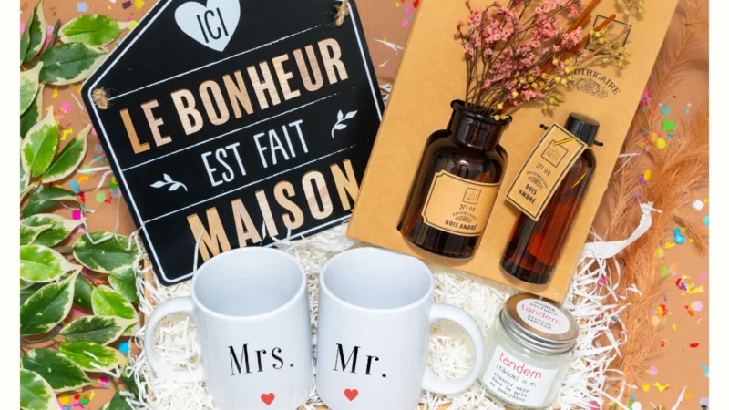 Cadeau original pour couple avec décoration maison 'Le bonheur est fait maison' et diffuseur avec bouquet de fleurs séchées, bougie tandem et tasse personnalisé