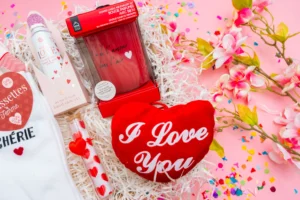 cadeau copine avec peluche coeur i love you , bougie bijou amour femme cadeau romantique