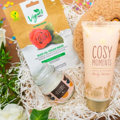 Coffret cadeau femme cocooning Cosy Moments avec bougie et masque visage