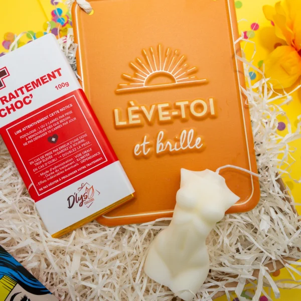 cadeau sympa femme avec tableau inspirant avec message 'Lève-toi et brille' et tablette chocolat, bougie corps