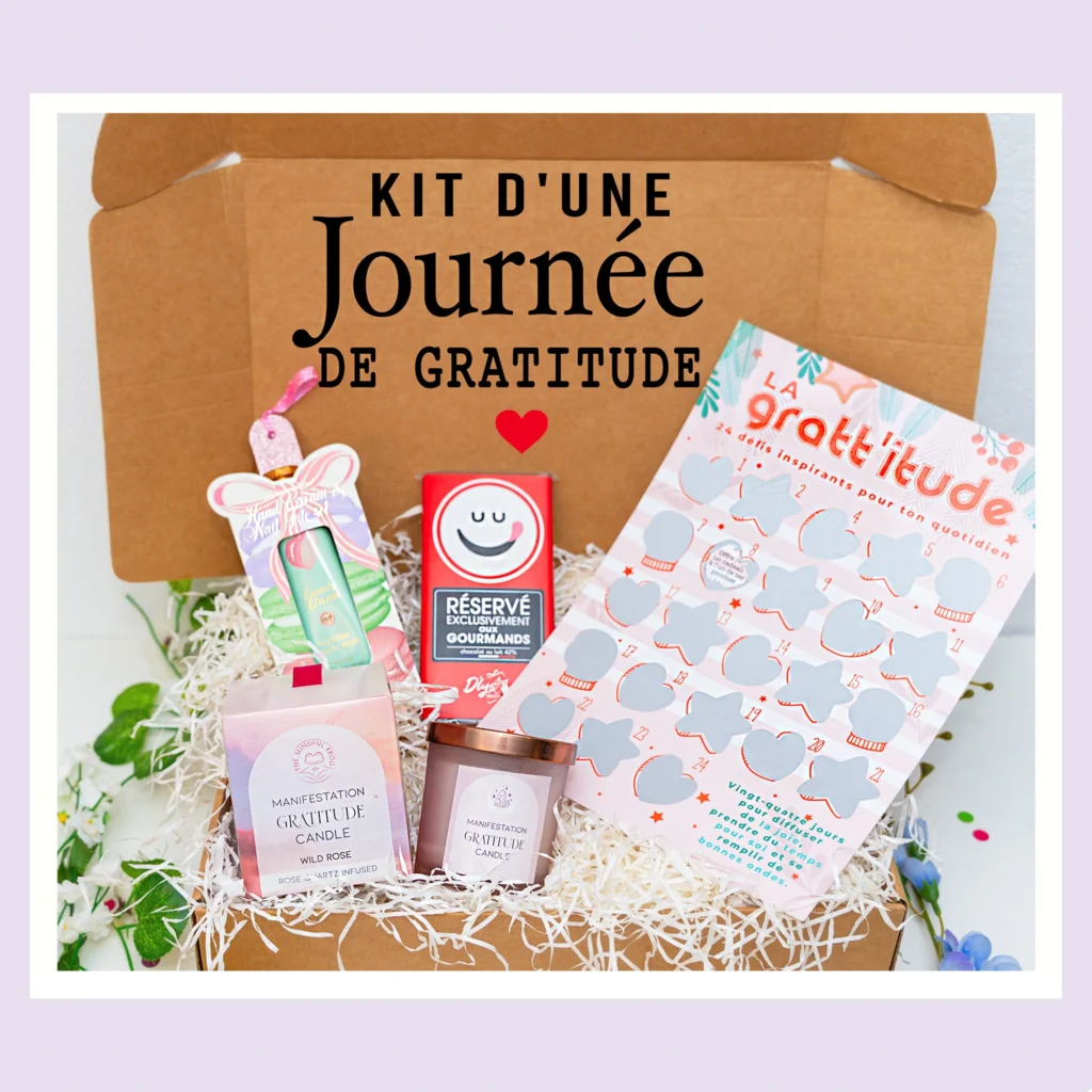 Petit cadeau gratitude personnalisée contenant un message de remerciement, une crème pour les mains macaron rose, une bougie parfumée "Gratitude", une carte à gratter avec 24 défis, une tablette de chocolat gourmand et une carte de vœux personnalisable. Idée cadeau attentionnée et chaleureuse.