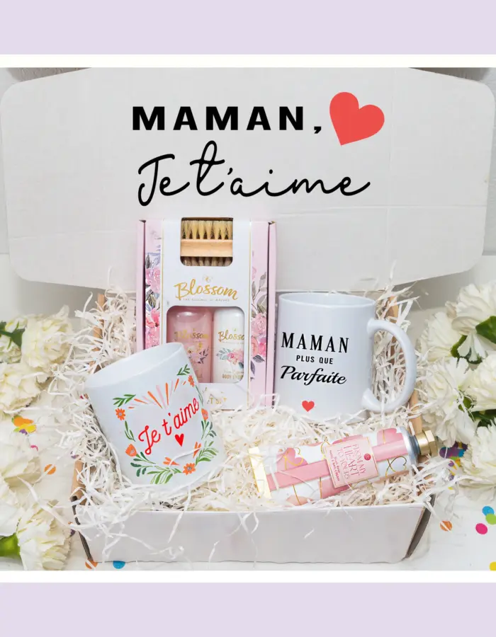 Un coffret tout doux pour chérir maman : gel douche, crème pour le corps, brosse à ongles et bougie parfumée 'Je t’aime'